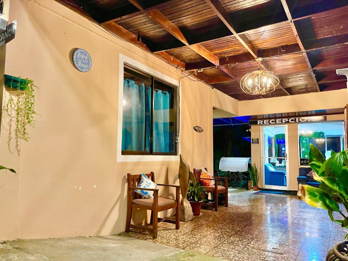 Hotel Beachfront Vista Hermosa جاكو المظهر الخارجي الصورة