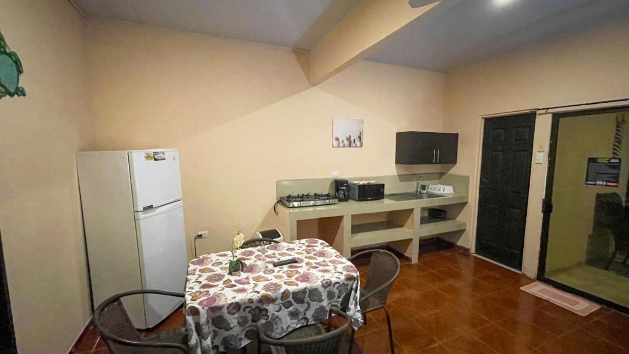 Hotel Beachfront Vista Hermosa جاكو المظهر الخارجي الصورة