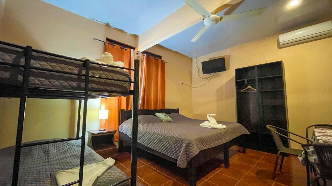 Hotel Beachfront Vista Hermosa جاكو المظهر الخارجي الصورة
