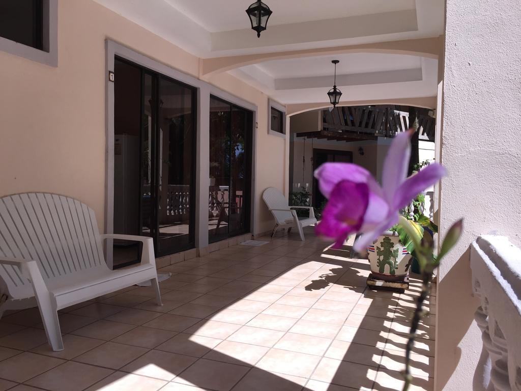 Hotel Beachfront Vista Hermosa جاكو المظهر الخارجي الصورة