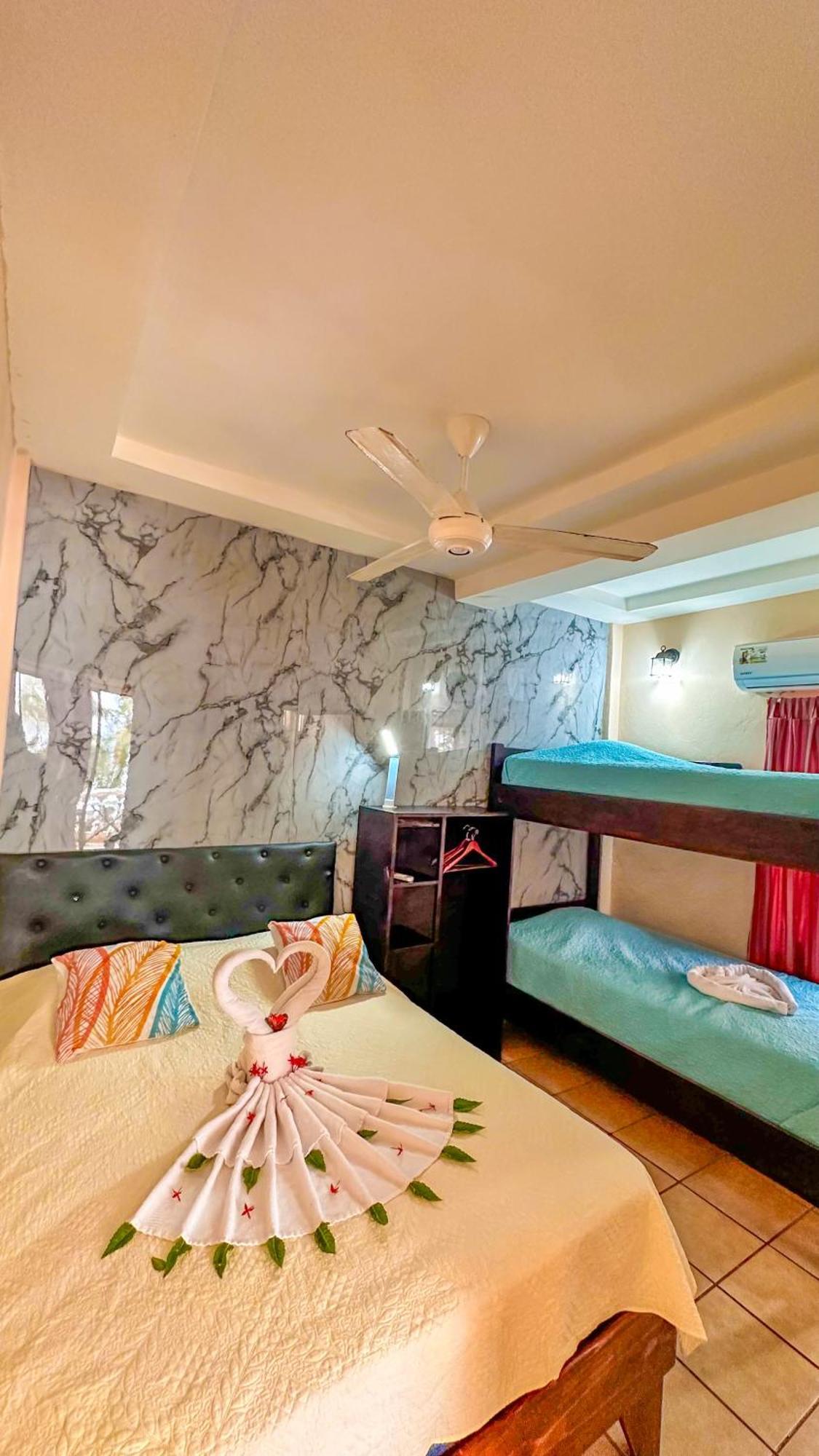 Hotel Beachfront Vista Hermosa جاكو المظهر الخارجي الصورة
