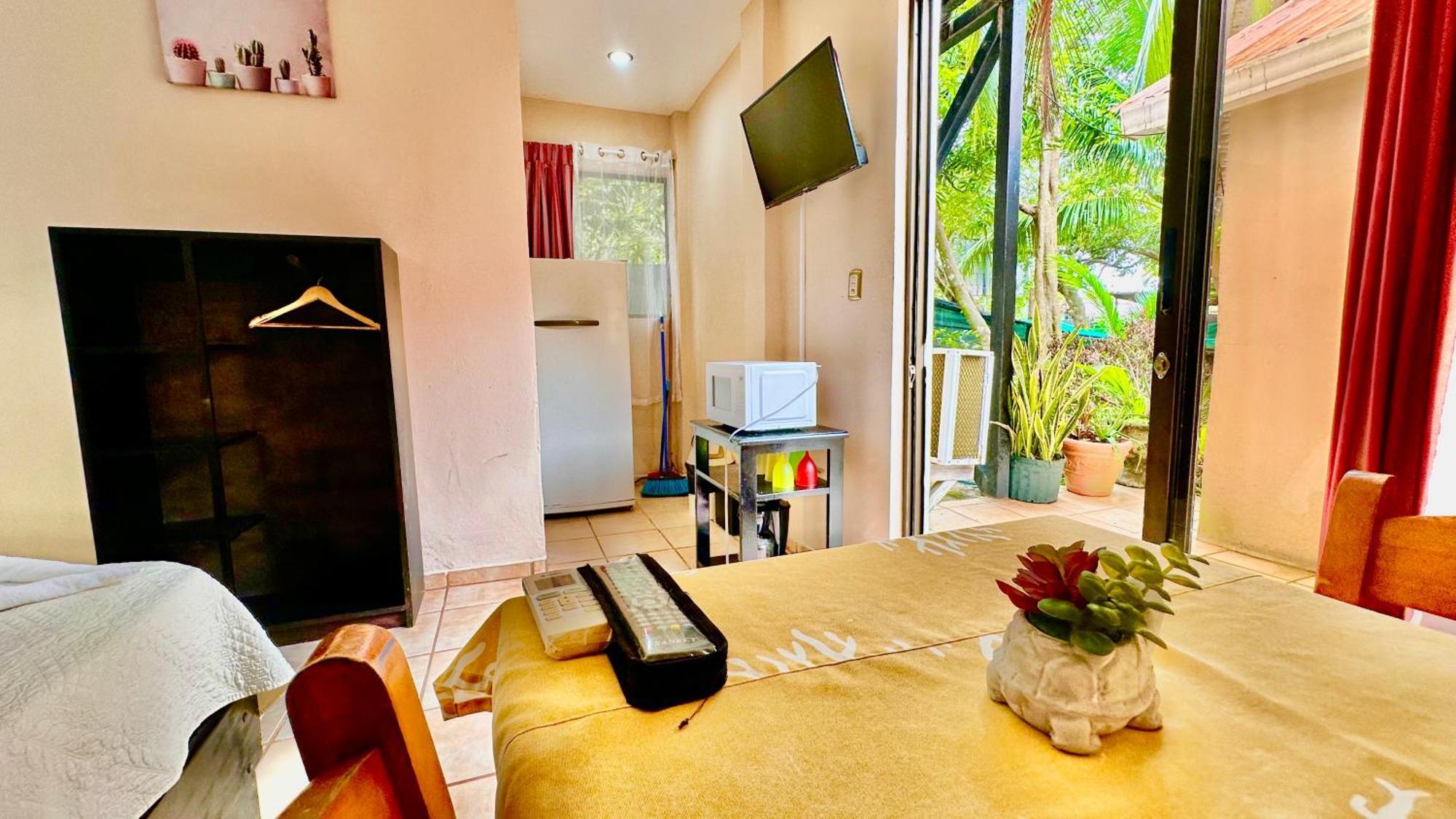 Hotel Beachfront Vista Hermosa جاكو المظهر الخارجي الصورة