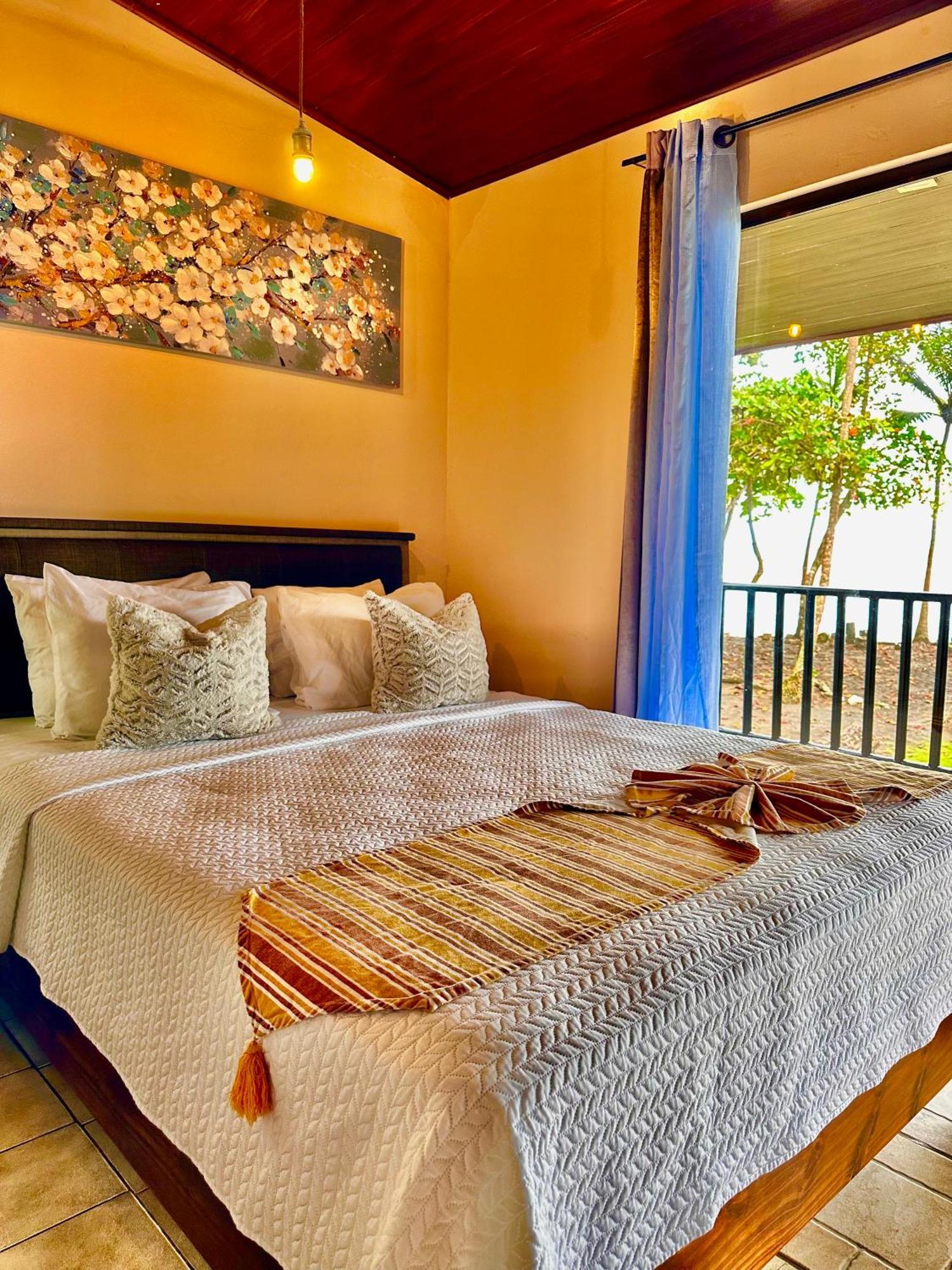 Hotel Beachfront Vista Hermosa جاكو المظهر الخارجي الصورة