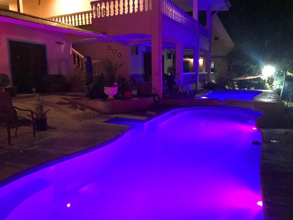 Hotel Beachfront Vista Hermosa جاكو المظهر الخارجي الصورة